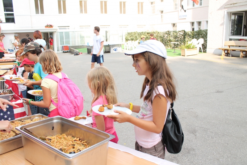 Village Camps International Summer Camp Leysin, Switzerland 2025-08-09 https://www.villagecamps.com/journals_admin/images/686-19-intlnight (20).jpg